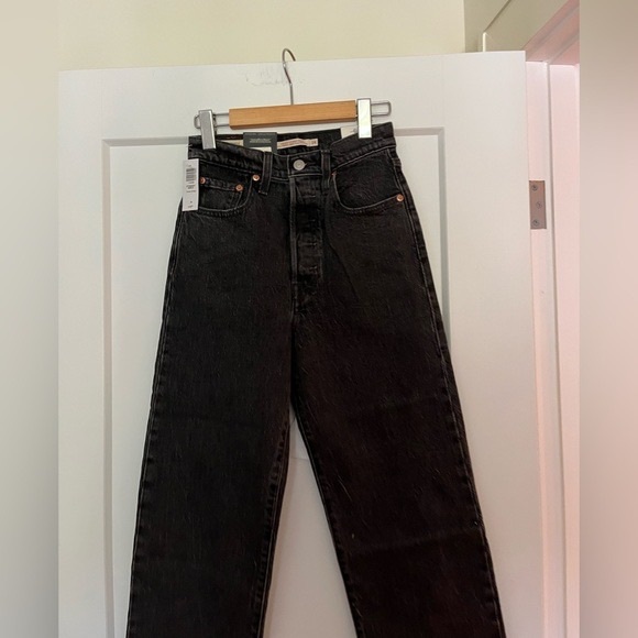 NWT Levis Ribcage Ankle Jeans Black - Picture 4 of 9